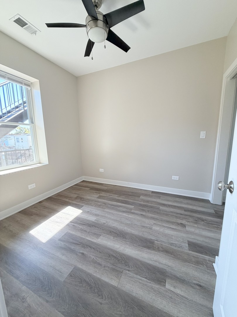 3607 W Ainslie Street Unit: 3