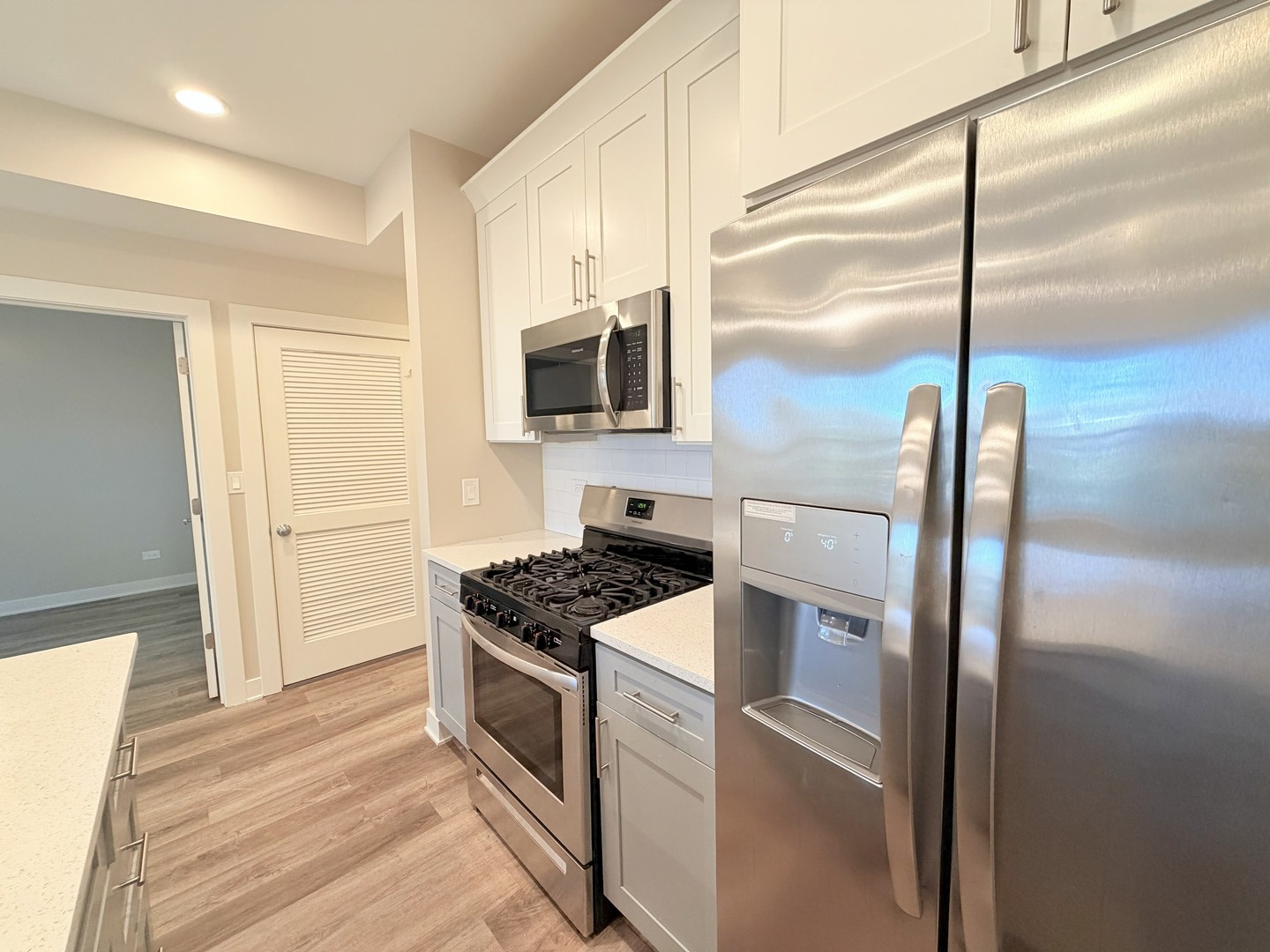 3607 W Ainslie Street Unit: 3