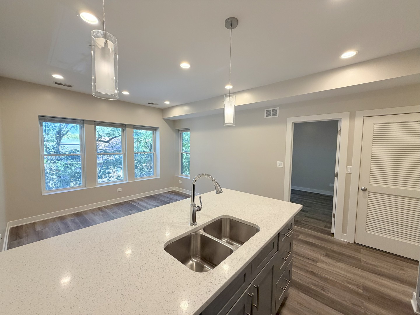 3607 W Ainslie Street Unit: 3