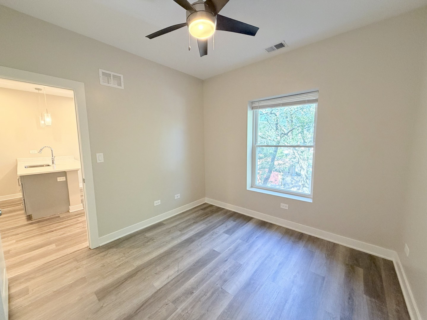 3607 W Ainslie Street Unit: 3