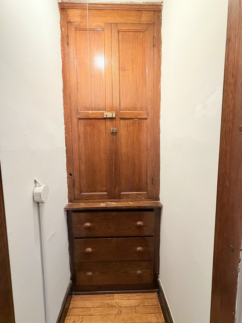 3939 N Pine Grove Avenue Unit: 2F