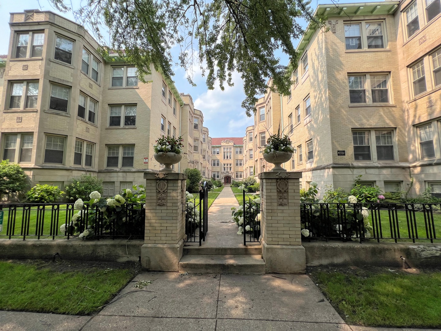 1416 W Lunt Avenue Unit: GDN