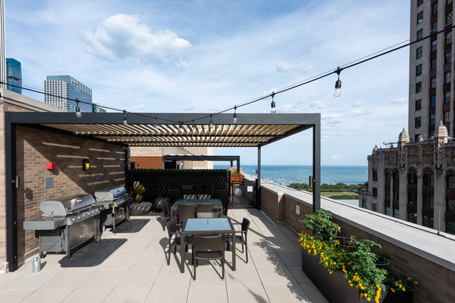 6 N Michigan Avenue Unit: 1505