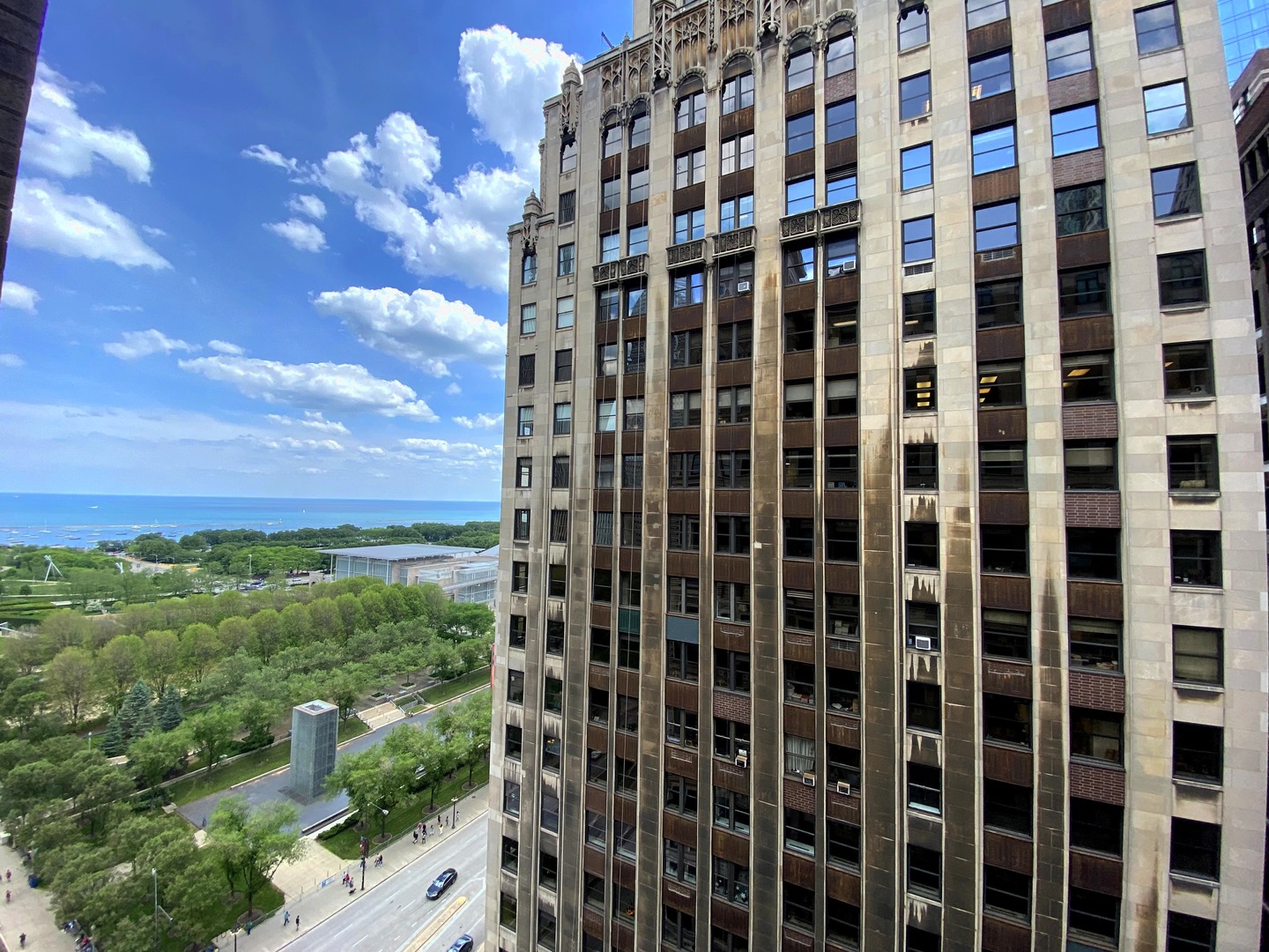 6 N Michigan Avenue Unit: 1505