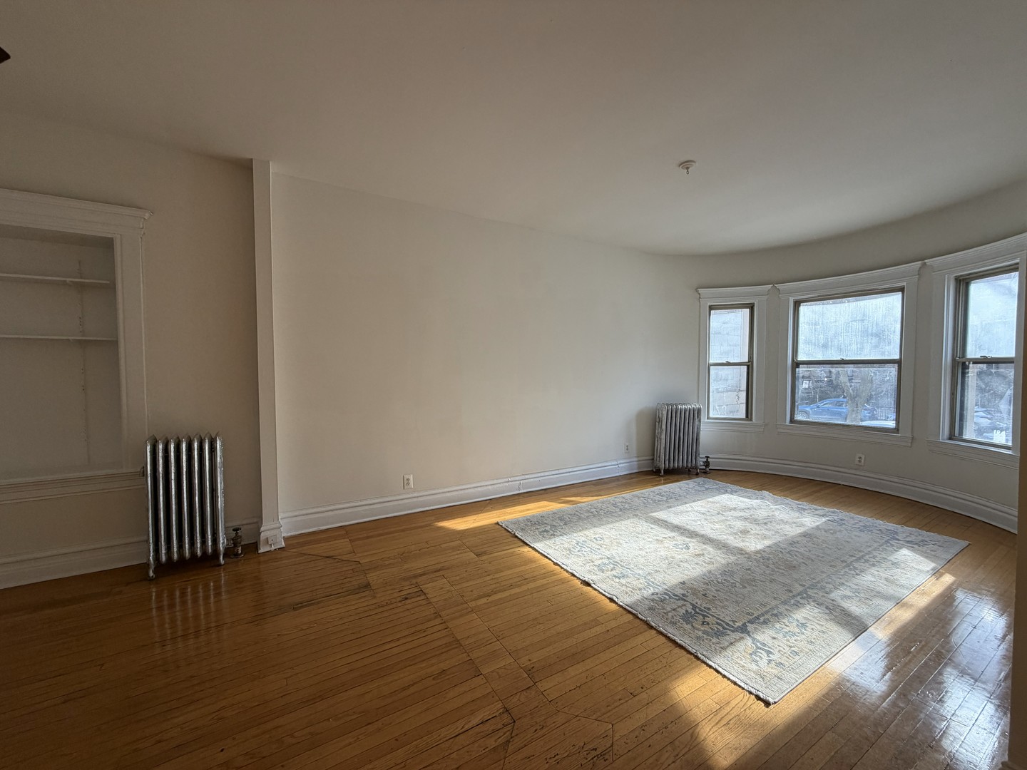 668 W Sheridan Road Unit: 1