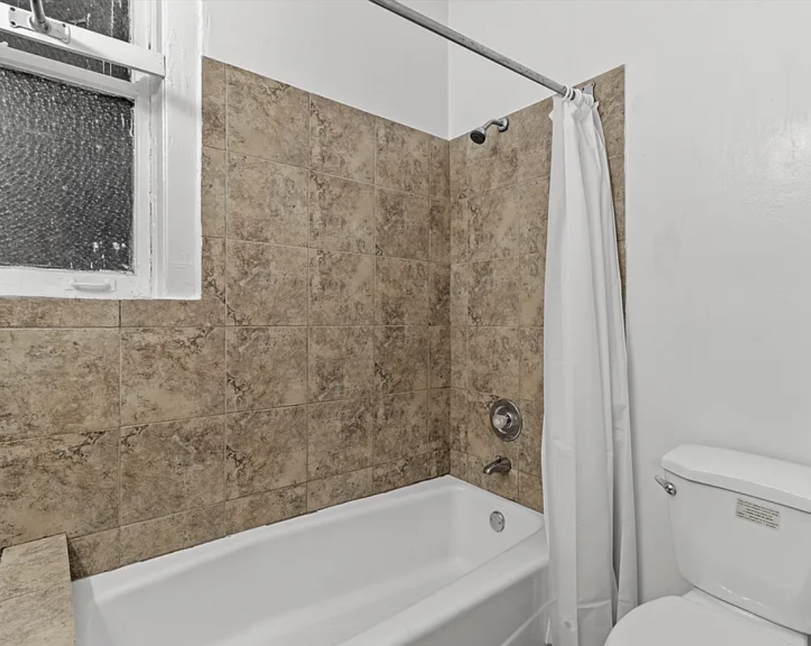 668 W Sheridan Road Unit: 1