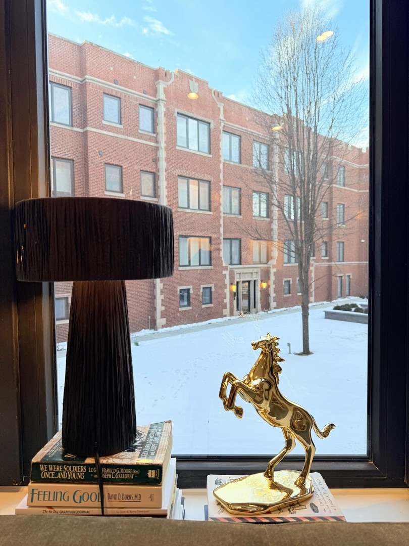 1335 W Estes Avenue Unit: 2A