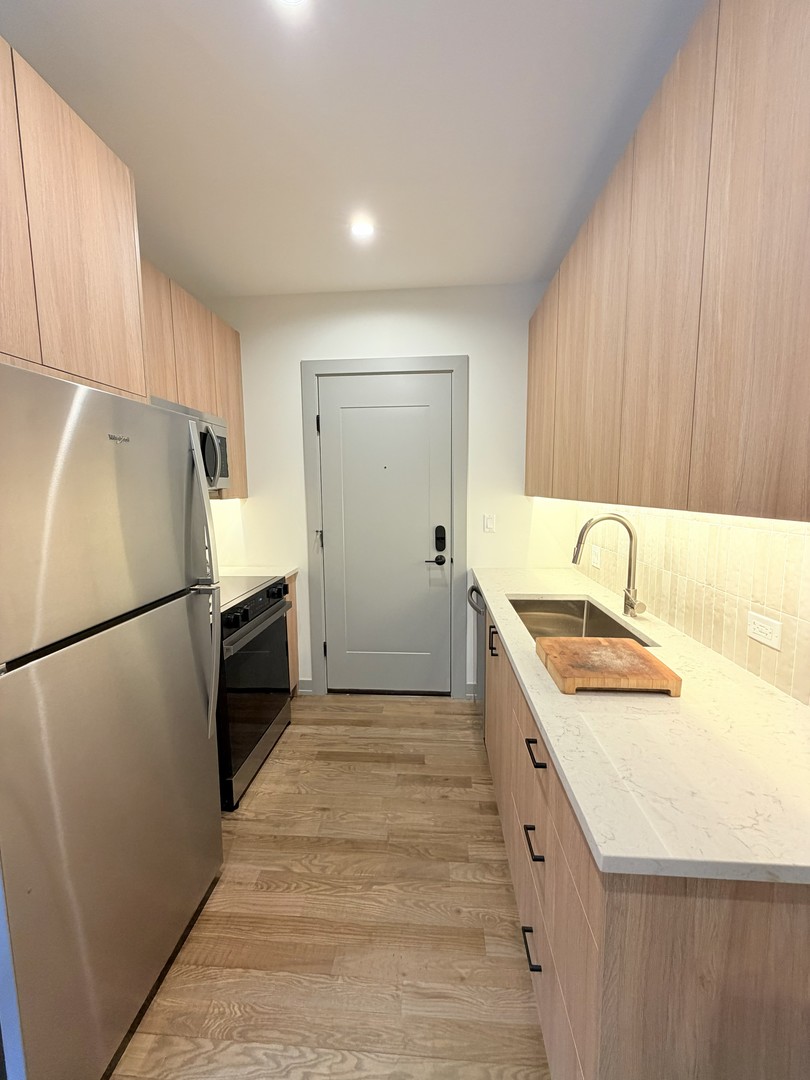 1335 W Estes Avenue Unit: 1A