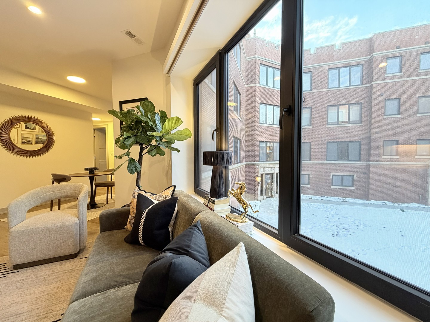 1335 W Estes Avenue Unit: 1A