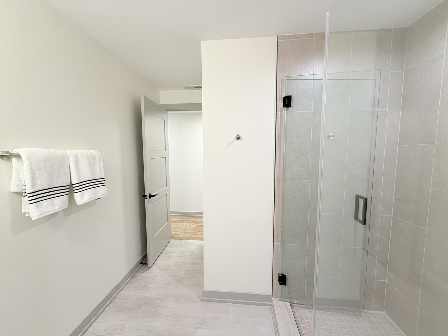 1335 W Estes Avenue Unit: 1A