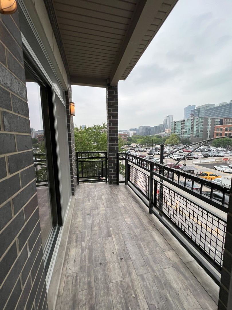 1002 W Van Buren Street Unit: 407