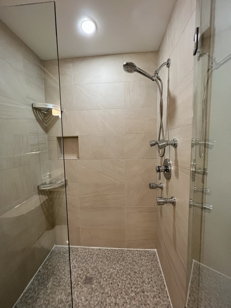 1002 W Van Buren Street Unit: 407