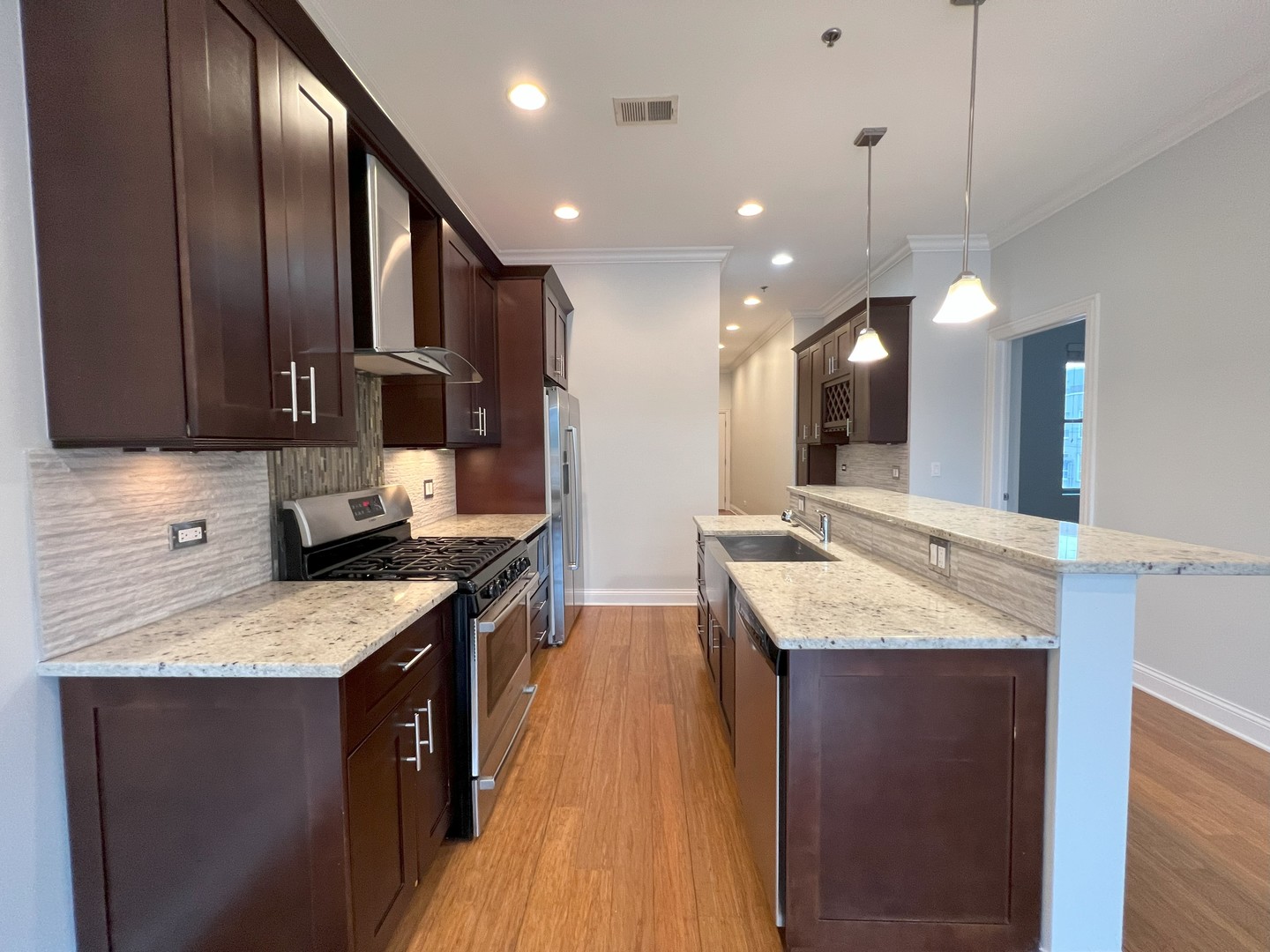 1002 W Van Buren Street Unit: 407