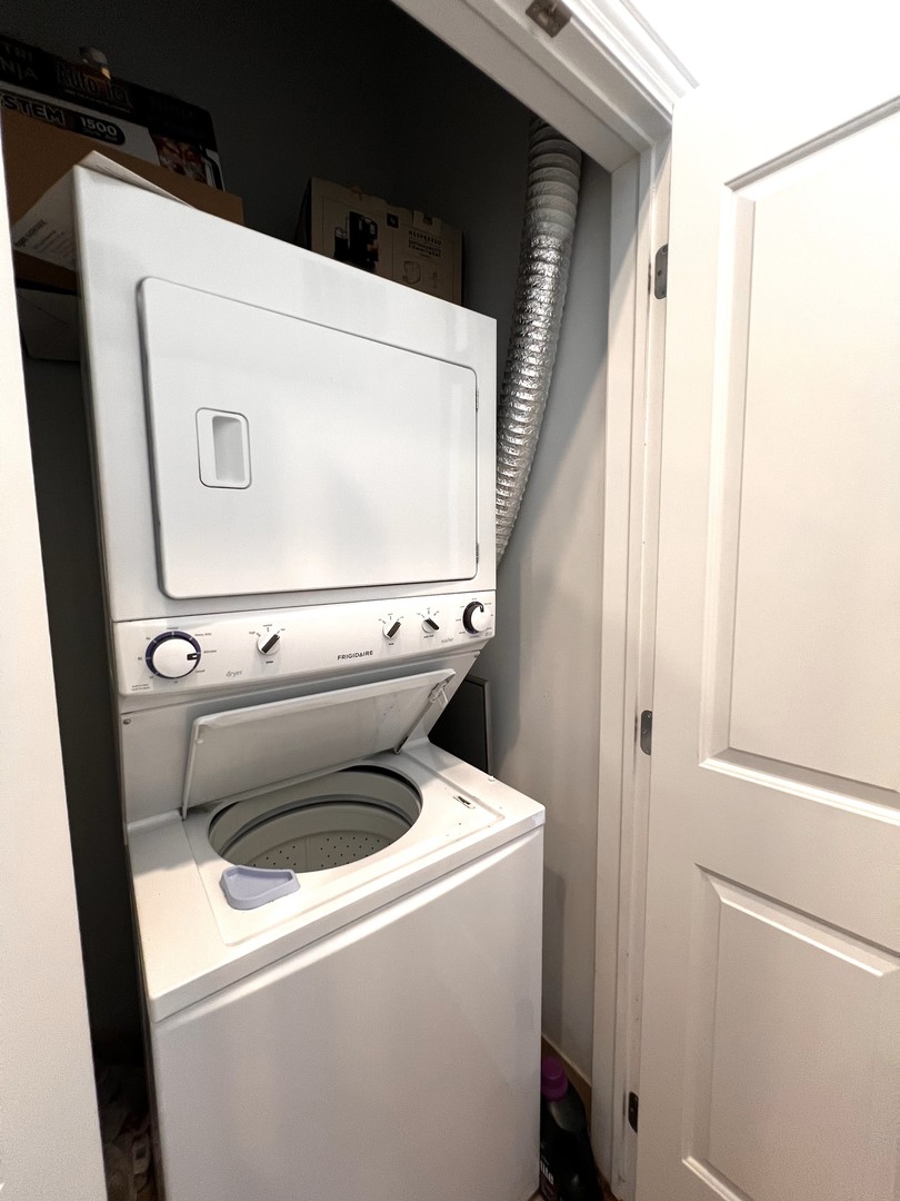 1002 W Van Buren Street Unit: 101