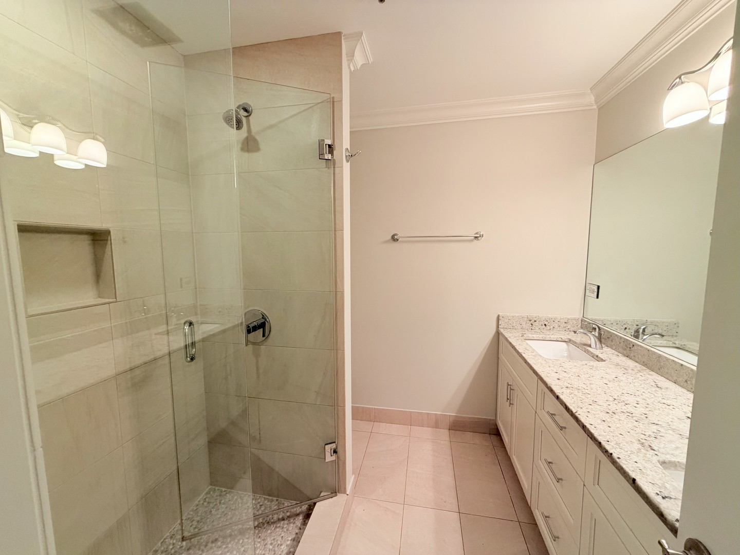 1002 W Van Buren Street Unit: 205