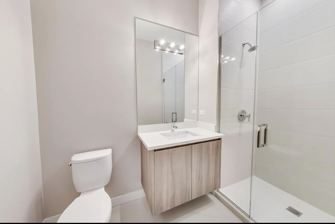 3757 N Sheffield Avenue Unit: 409