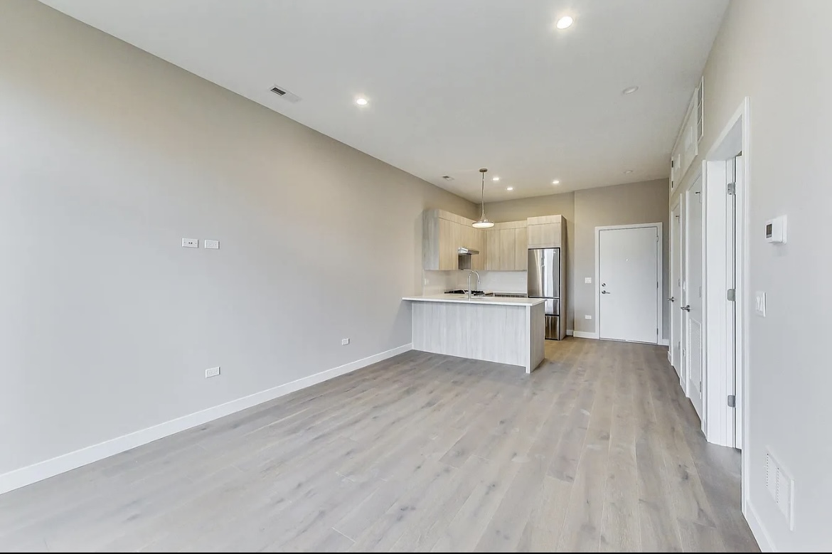 3757 N Sheffield Avenue Unit: 409