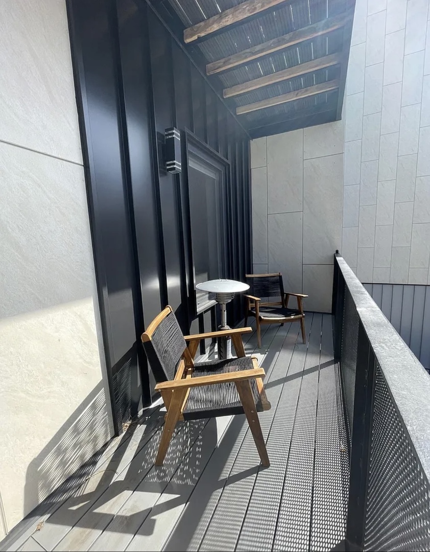 3757 N Sheffield Avenue Unit: 409