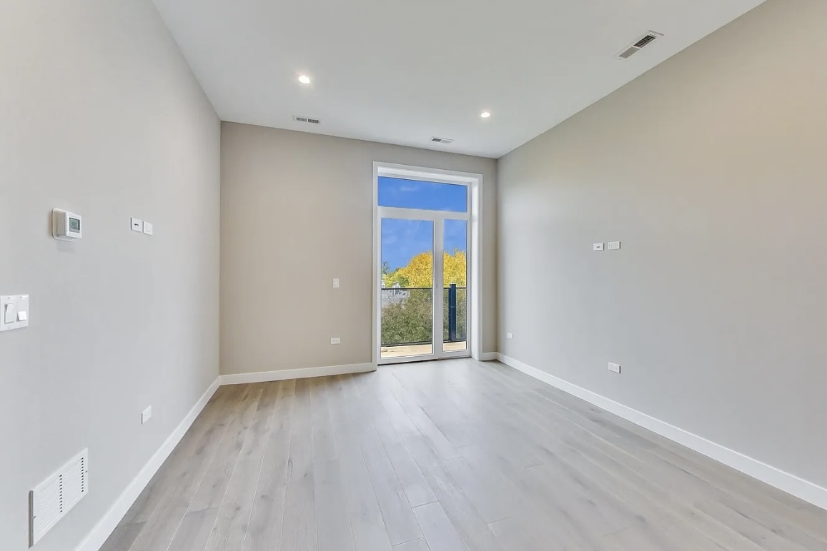 3757 N Sheffield Avenue Unit: 409