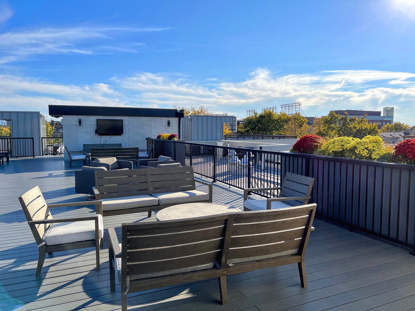 3757 N Sheffield Avenue Unit: 409