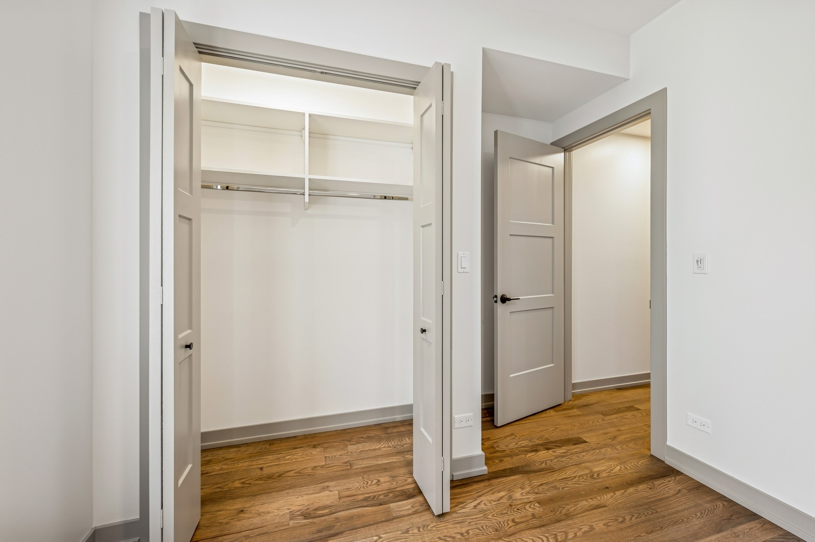 1337 W Estes Avenue Unit: 3C