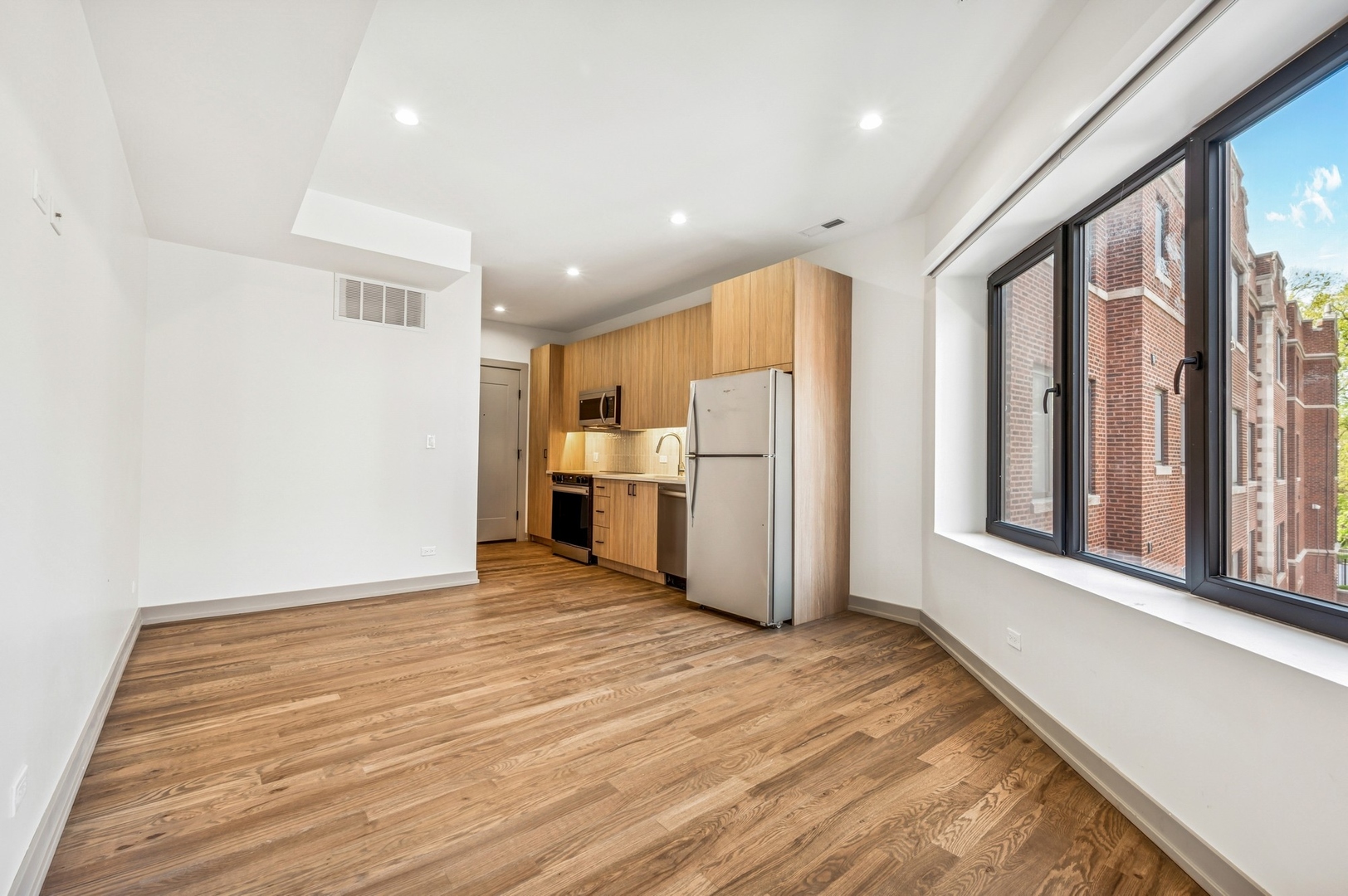 1337 W Estes Avenue Unit: 3C