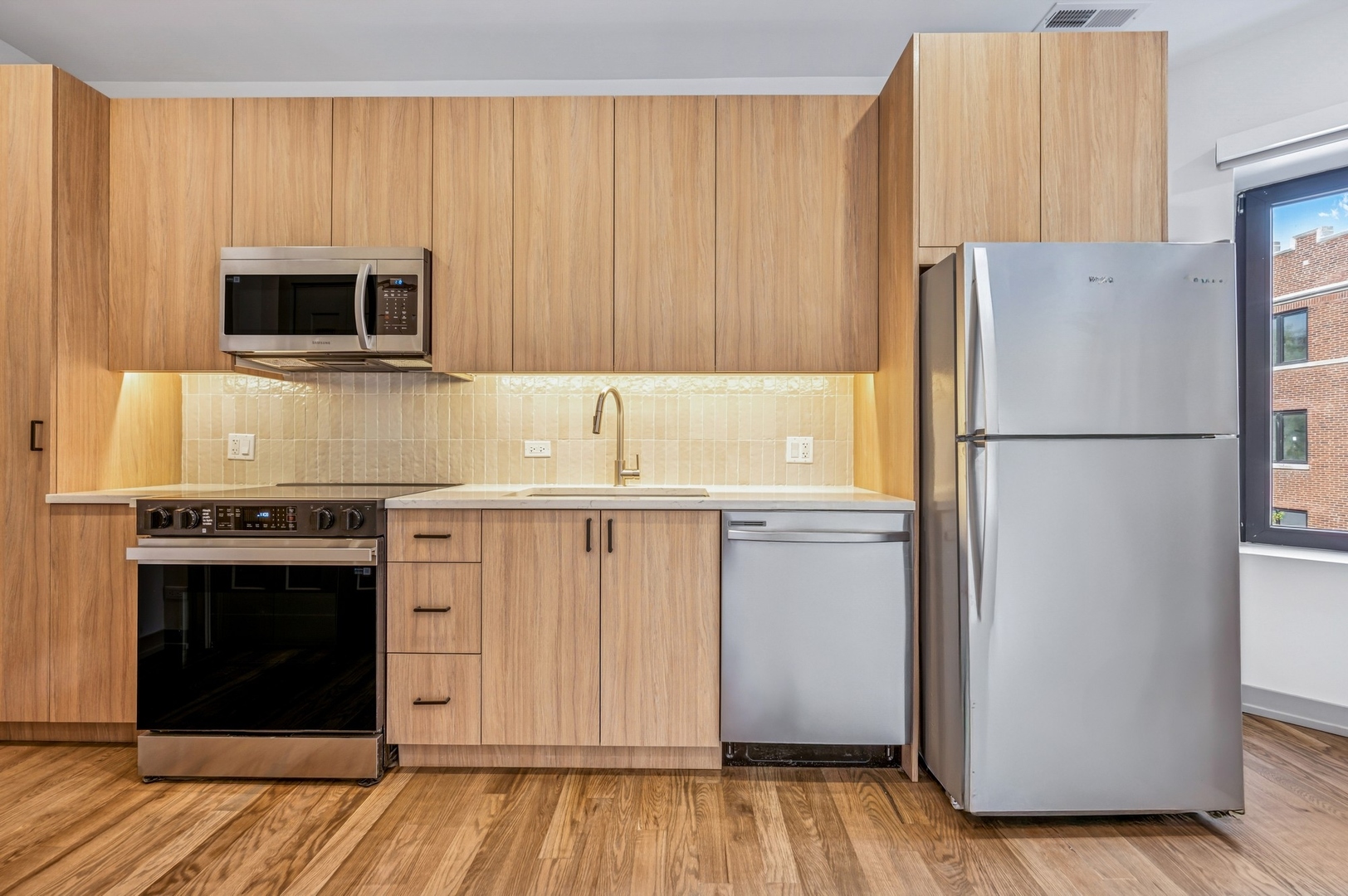 1337 W Estes Avenue Unit: 3C