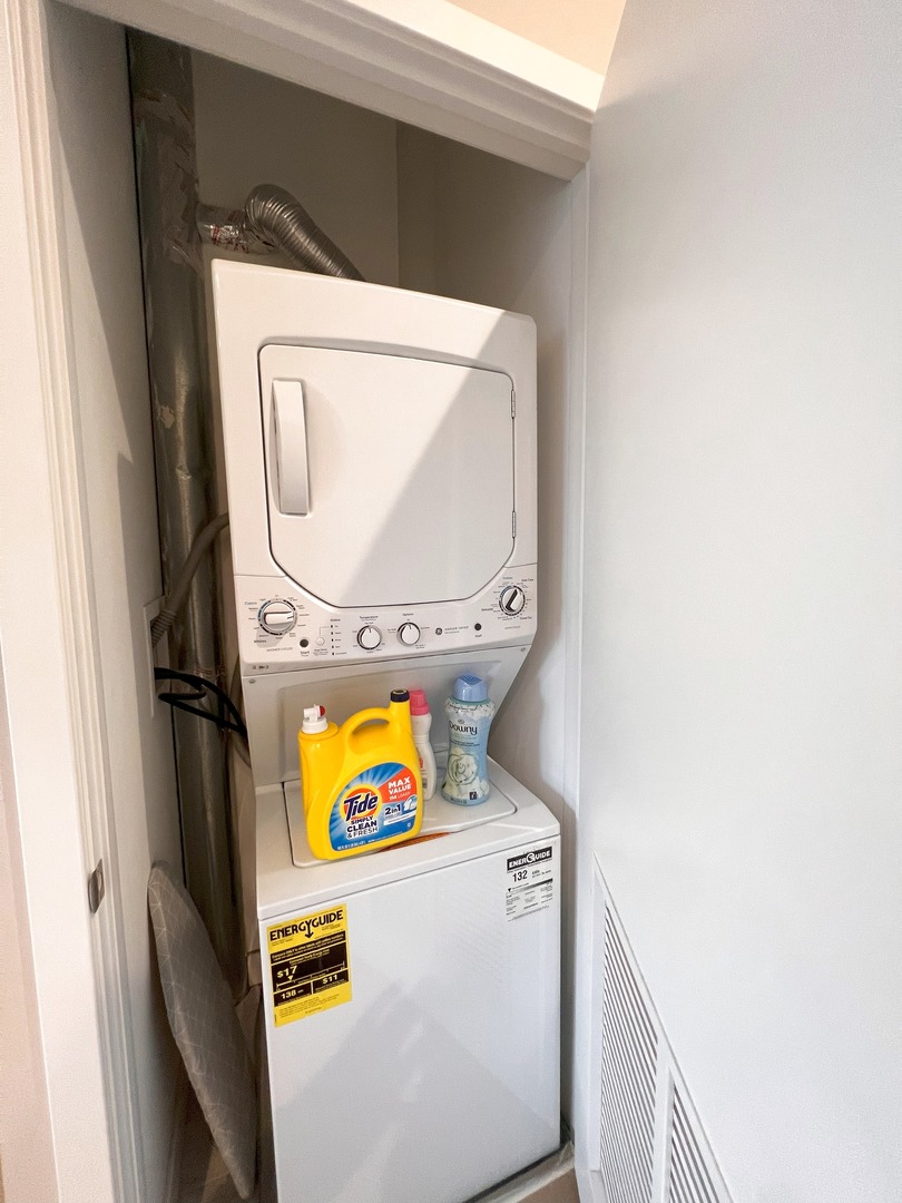 3757 N Sheffield Avenue Unit: 305