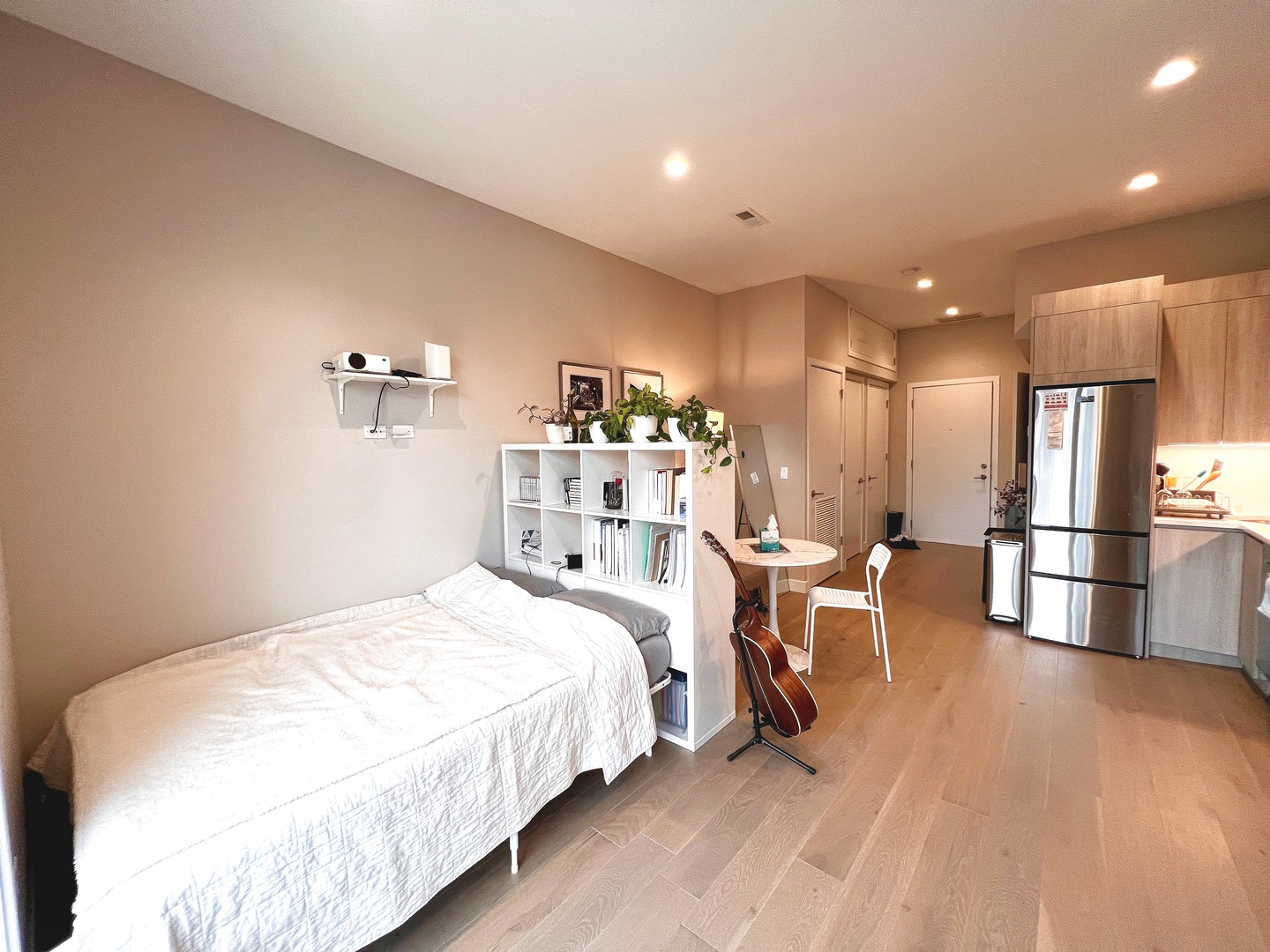 3757 N Sheffield Avenue Unit: 305