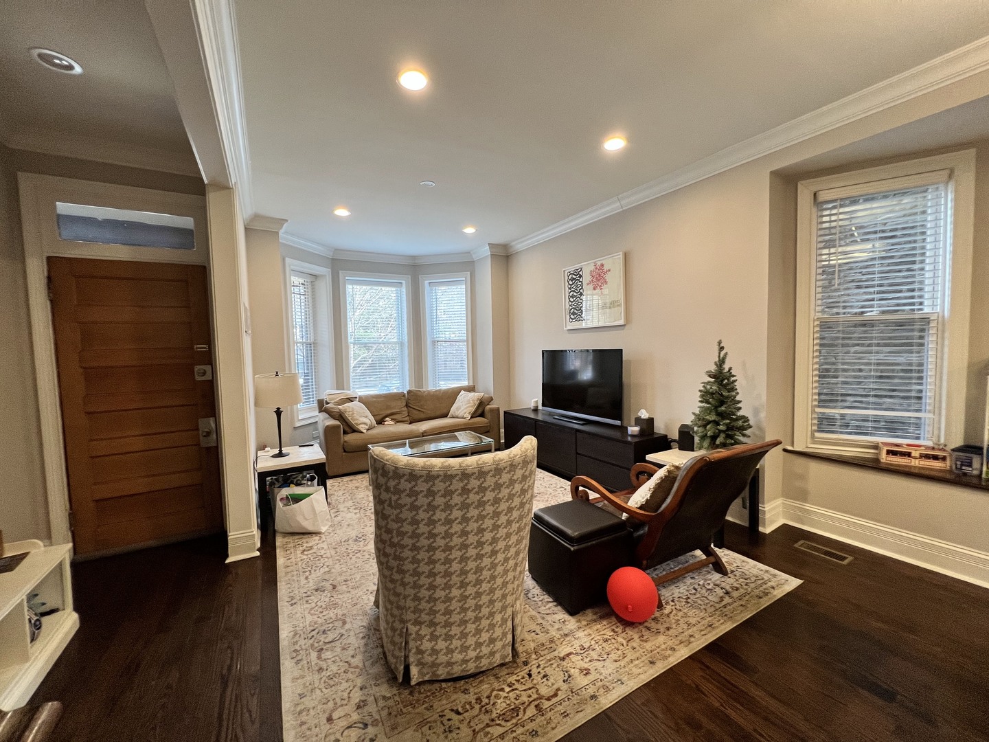 3616 N Bosworth Avenue Unit: 1