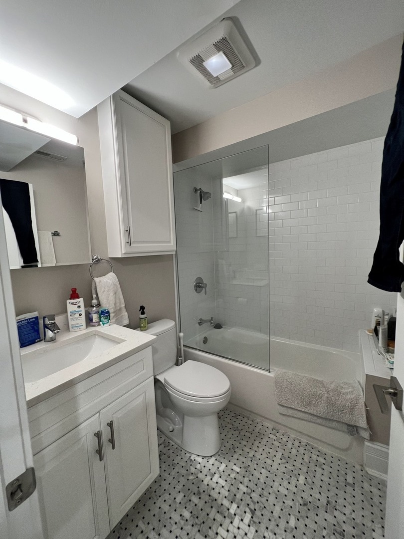 3616 N Bosworth Avenue Unit: 1