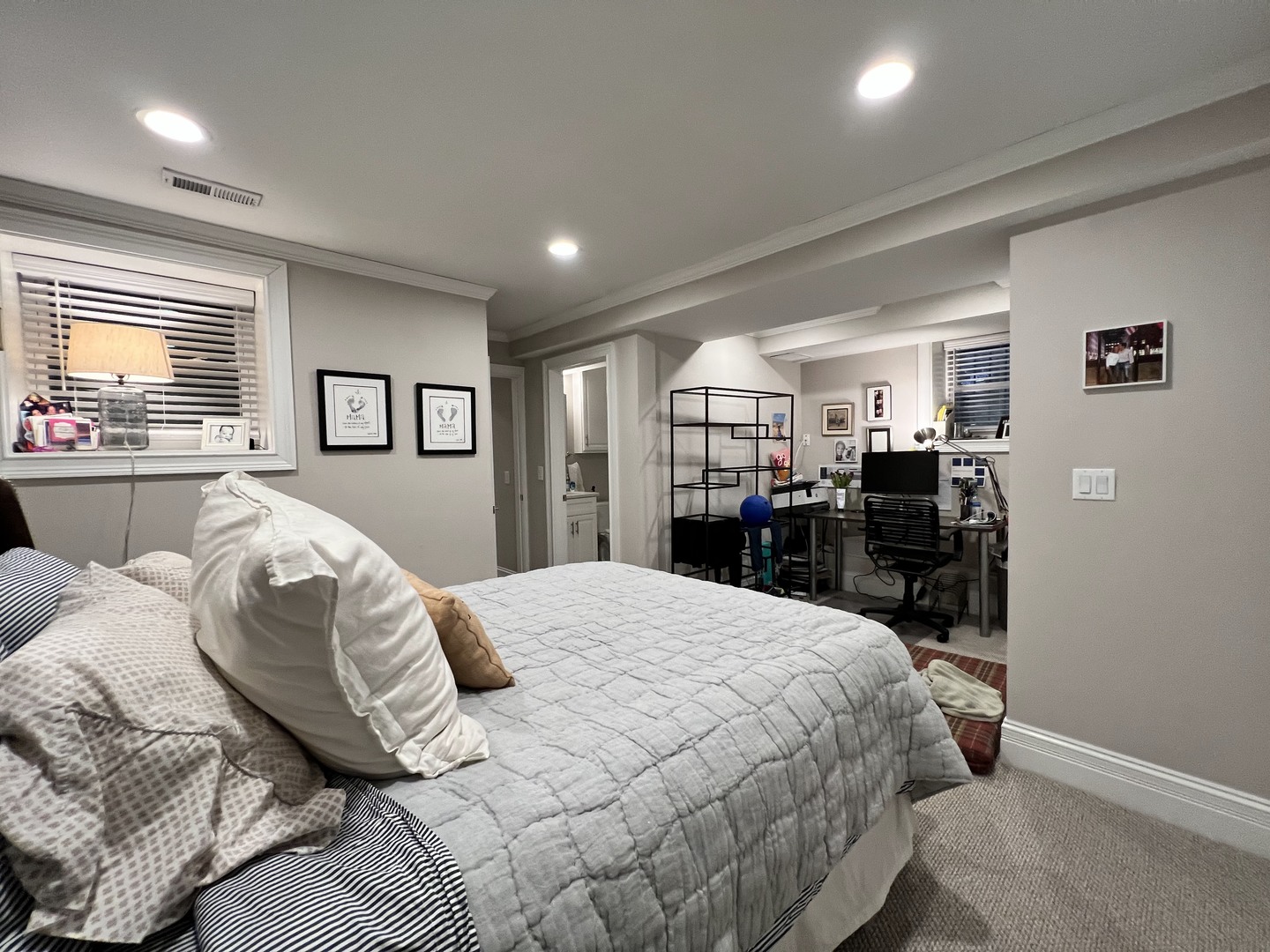 3616 N Bosworth Avenue Unit: 1