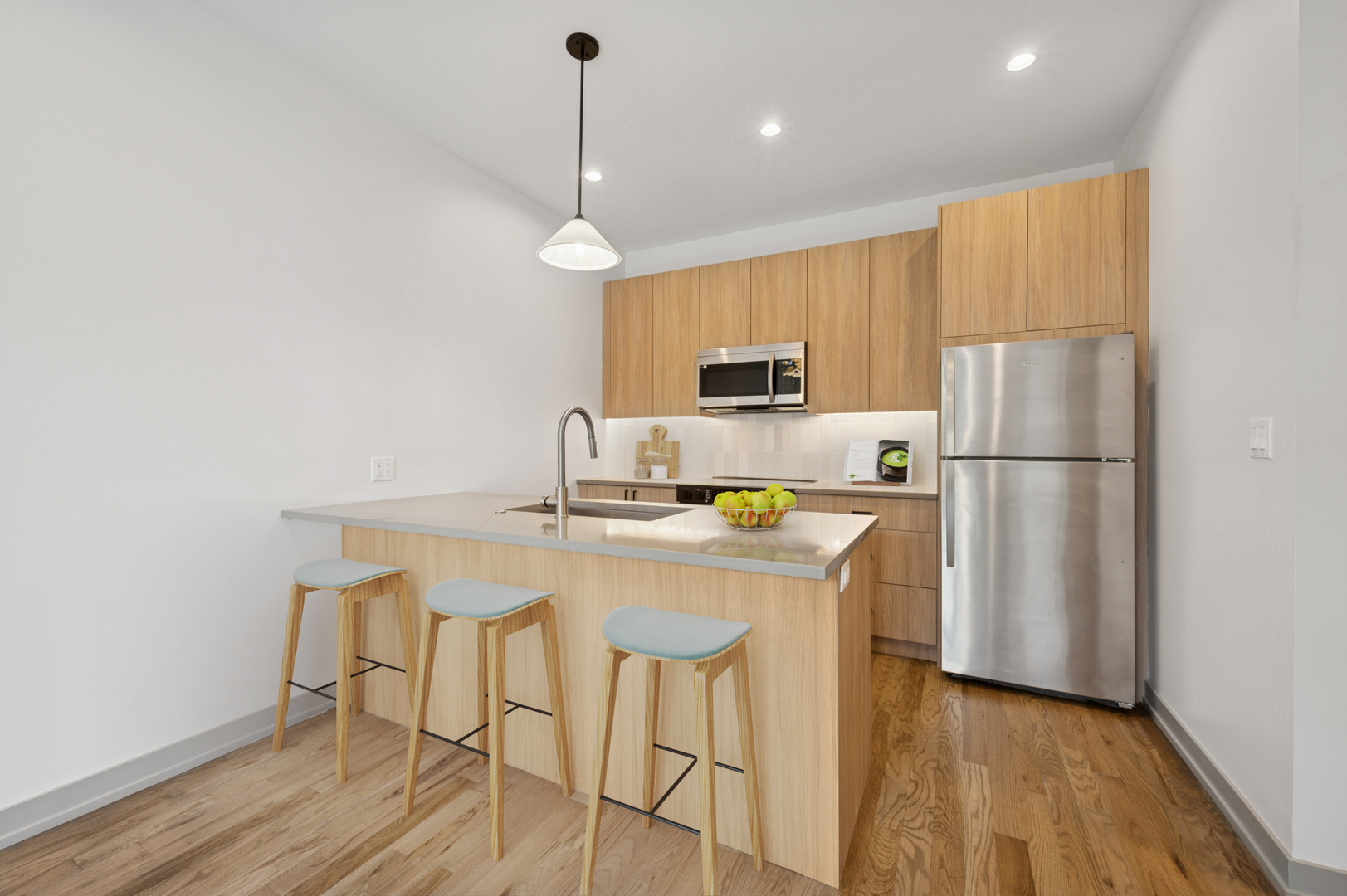 1331 W Estes Avenue Unit: 3B