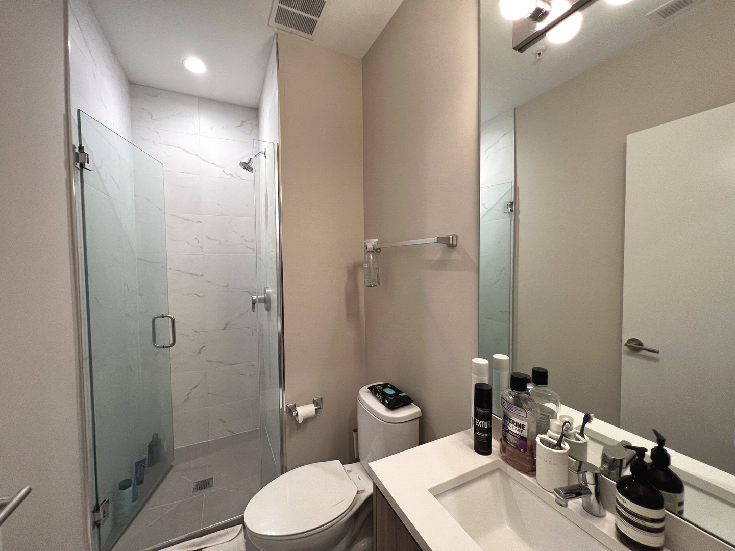 3757 N Sheffield Avenue Unit: 112