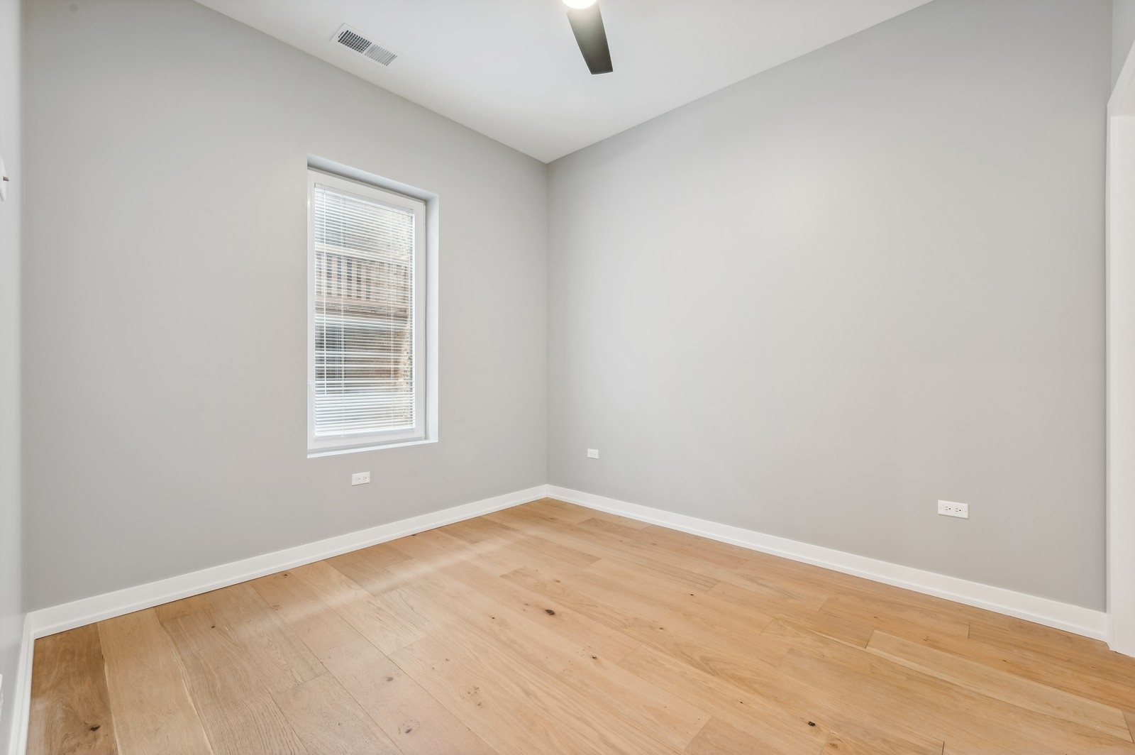 7006 N Glenwood Avenue Unit: 205