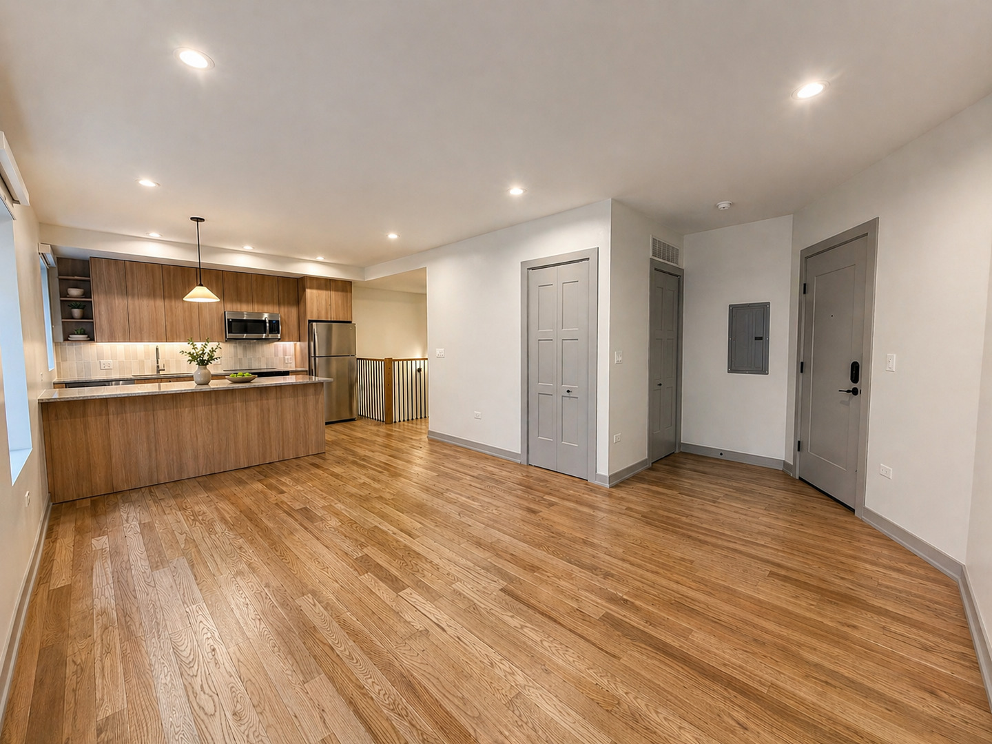 1335 W Estes Avenue Unit: 1B