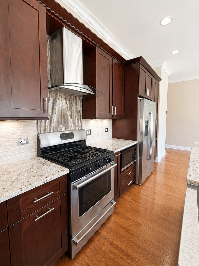 1002 W Van Buren Street Unit: 205