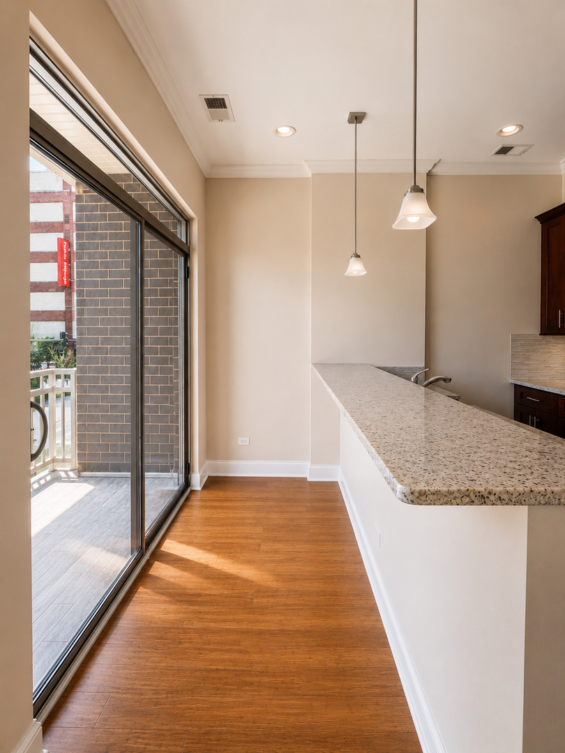 1002 W Van Buren Street Unit: 205