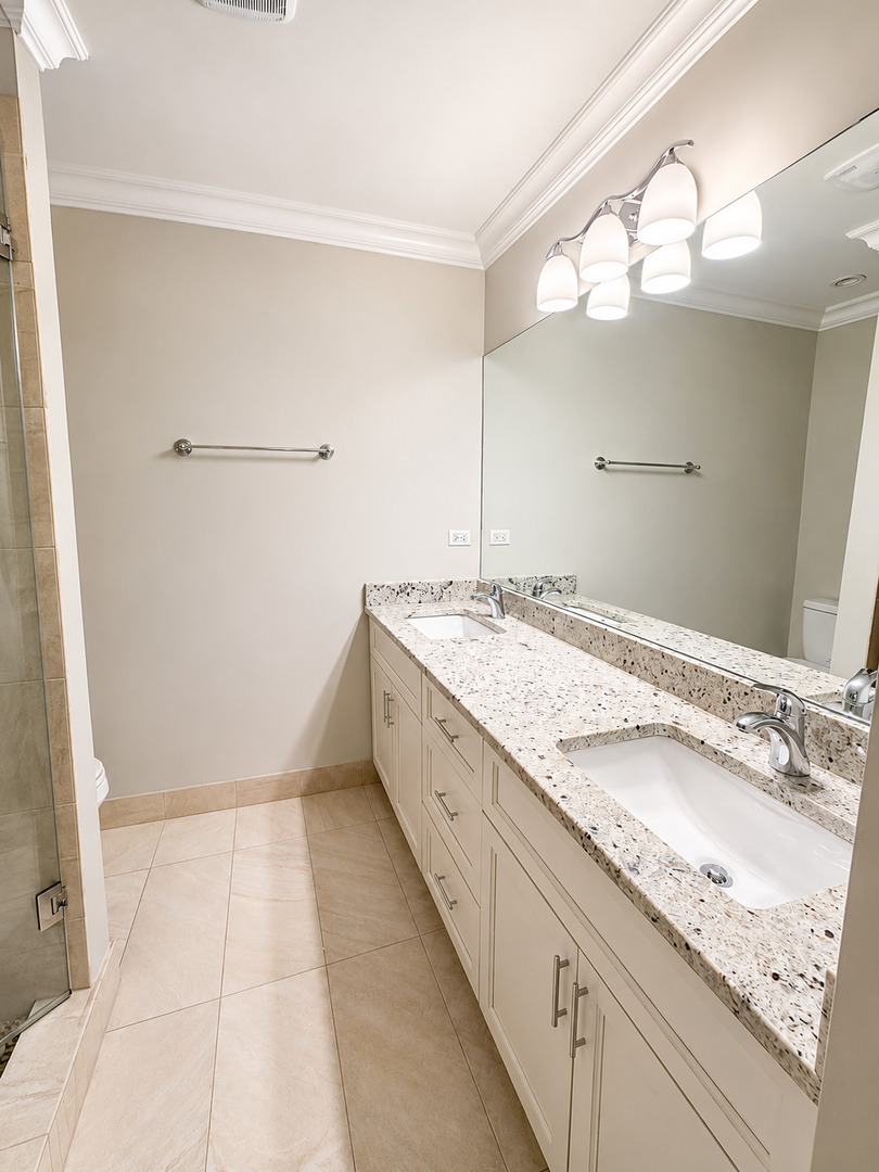 1002 W Van Buren Street Unit: 205