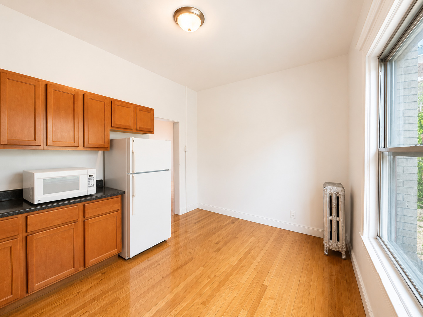 668 W Sheridan Road Unit: 2