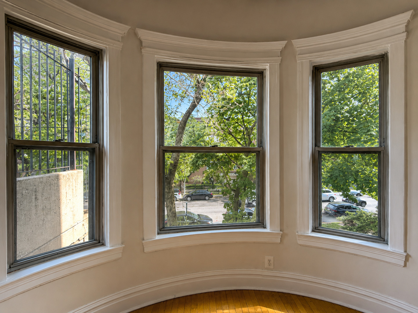 668 W Sheridan Road Unit: 2