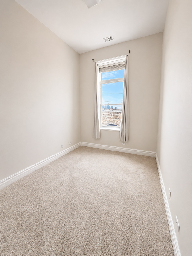 1470 W Carmen Avenue Unit: 301