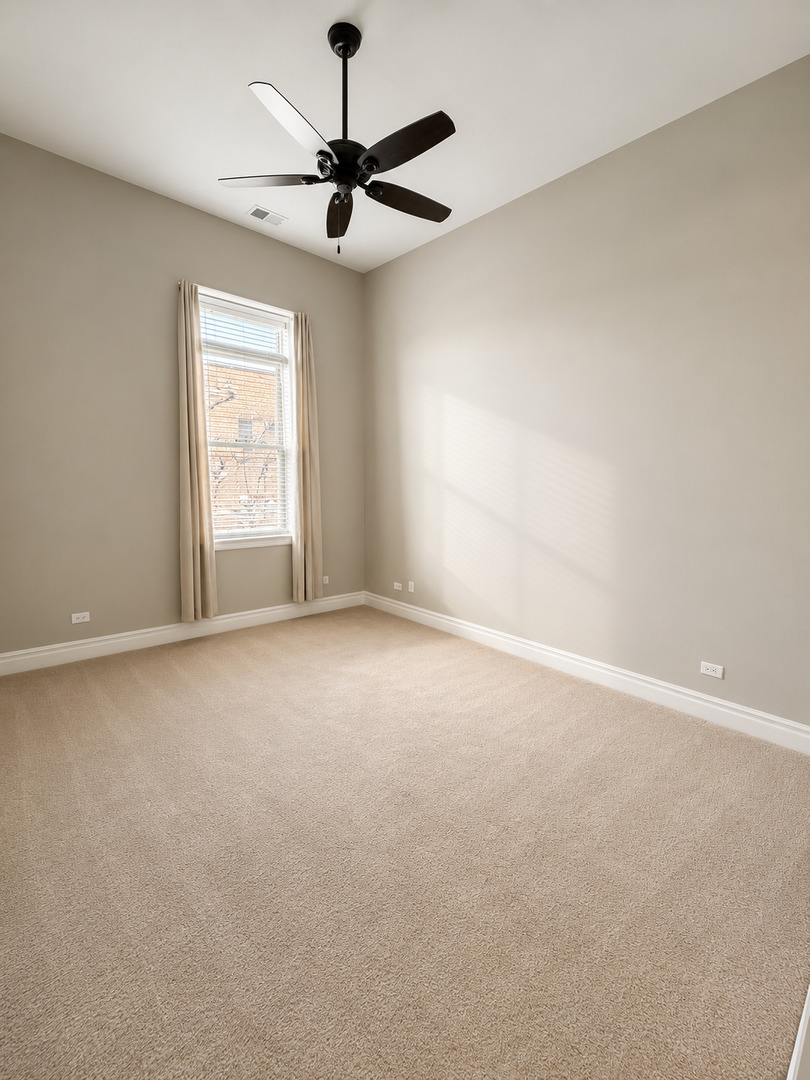 1470 W Carmen Avenue Unit: 301
