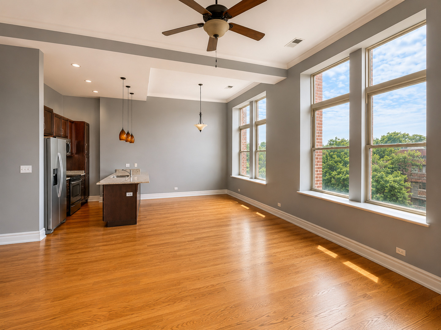 1470 W Carmen Avenue Unit: 301