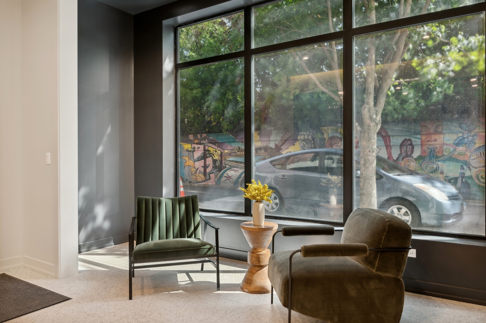 7006 N Glenwood Avenue Unit: 302