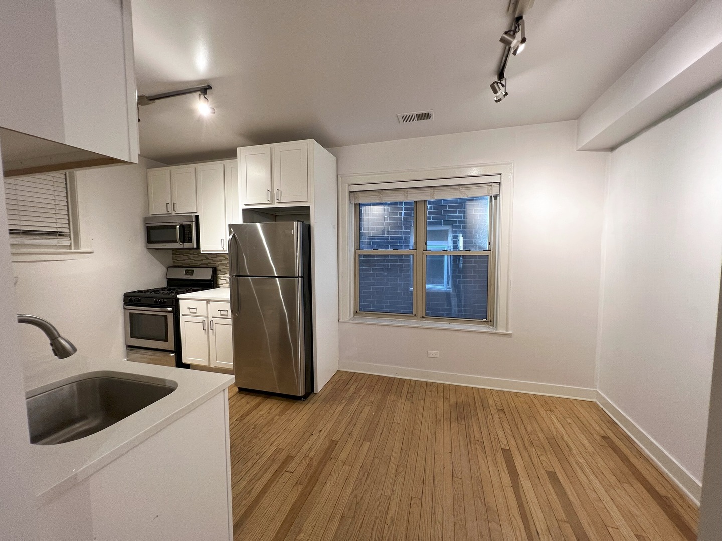 4843 N Ashland Avenue Unit: 2B