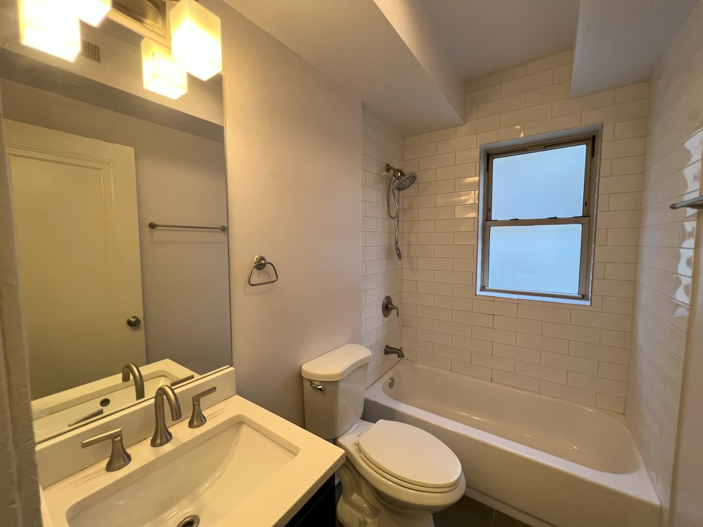 4843 N Ashland Avenue Unit: 2B