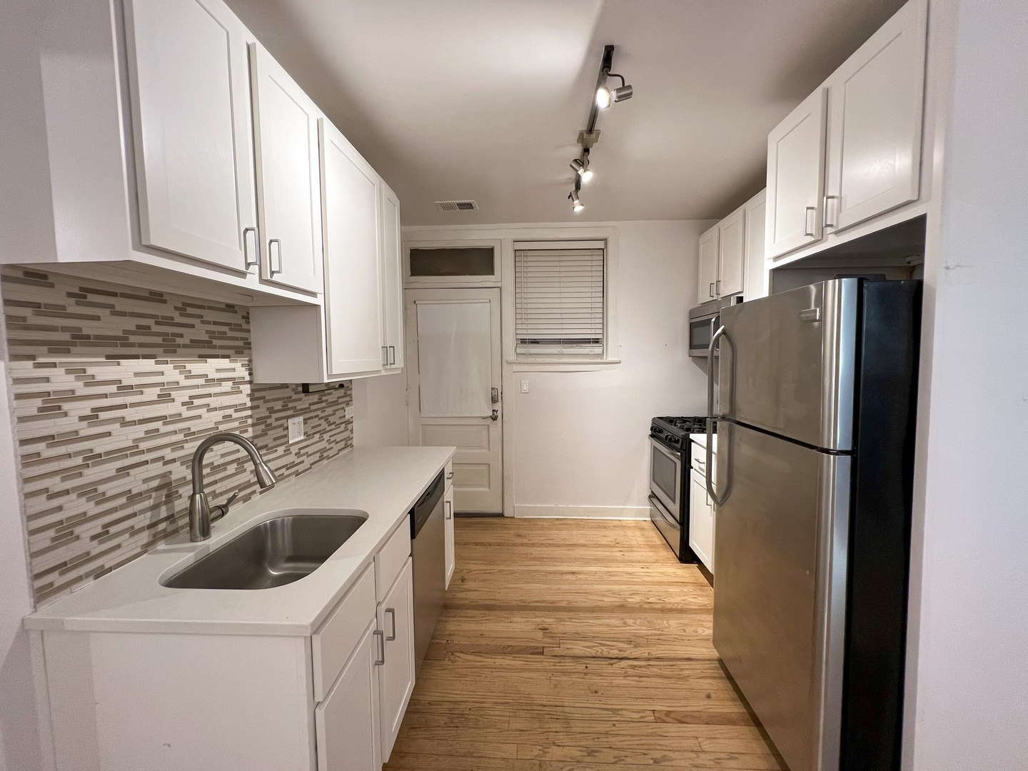 4843 N Ashland Avenue Unit: 2B
