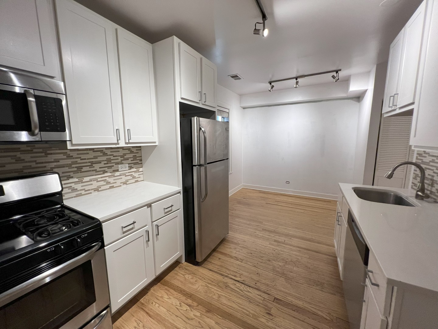 4843 N Ashland Avenue Unit: 2B