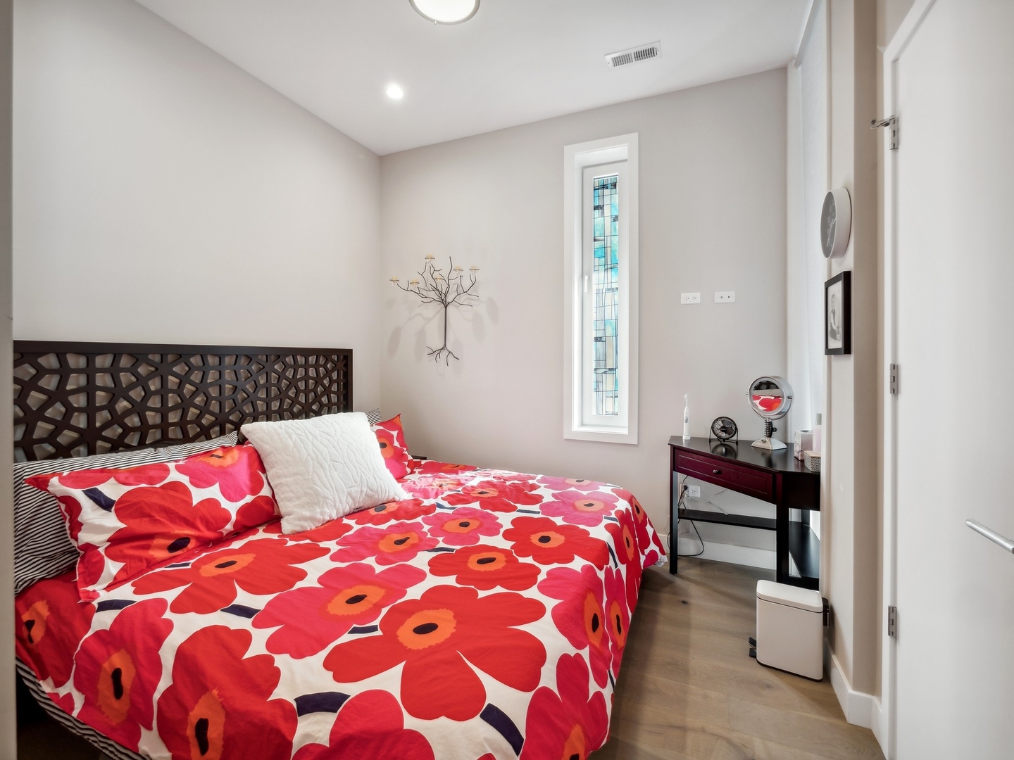 3757 N Sheffield Avenue Unit: 10